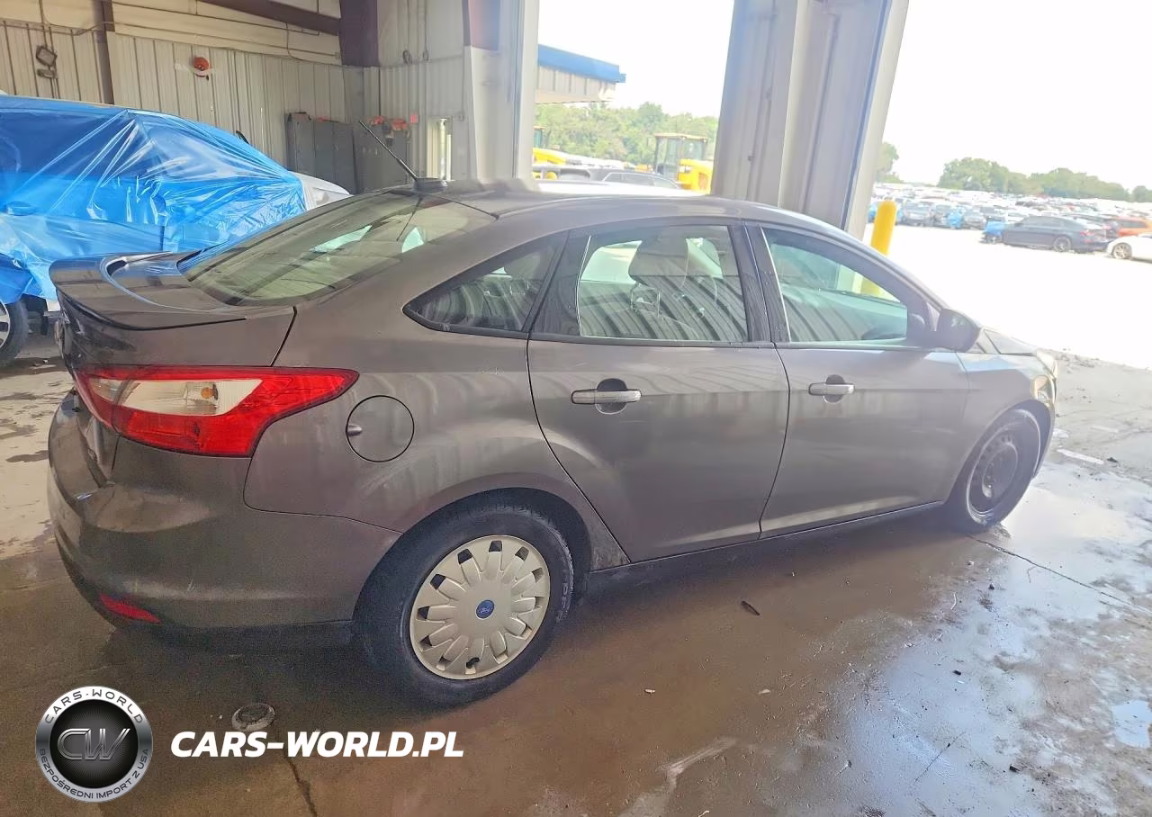 2012 Ford Focus Se VIN:1FAHP3F20CL173180 - 3