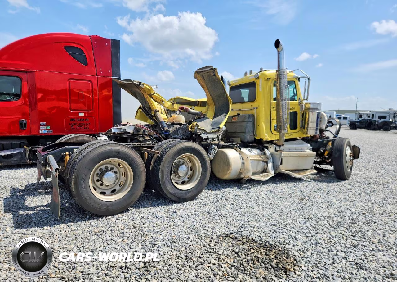 2014 Peterbilt 388 Semi Truck VIN:1XPWD49XXED243271 - 3