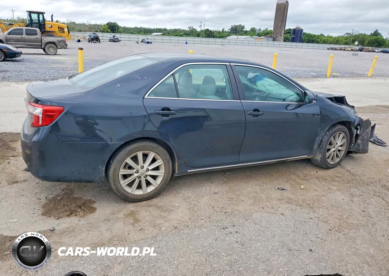 2013 Toyota Camry Xle VIN:4T1BF1FKXDU299738 - 3
