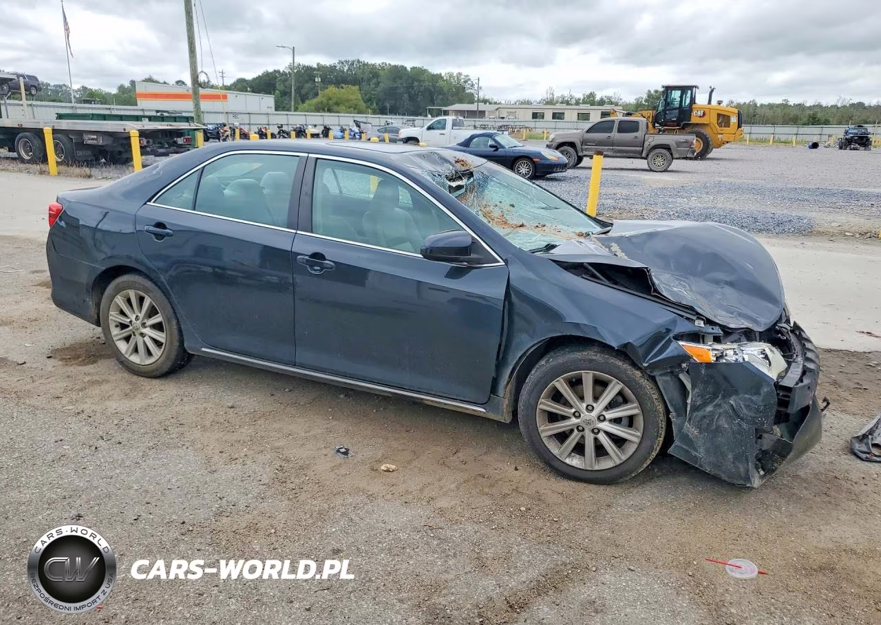2013 Toyota Camry Xle VIN:4T1BF1FKXDU299738 - 4