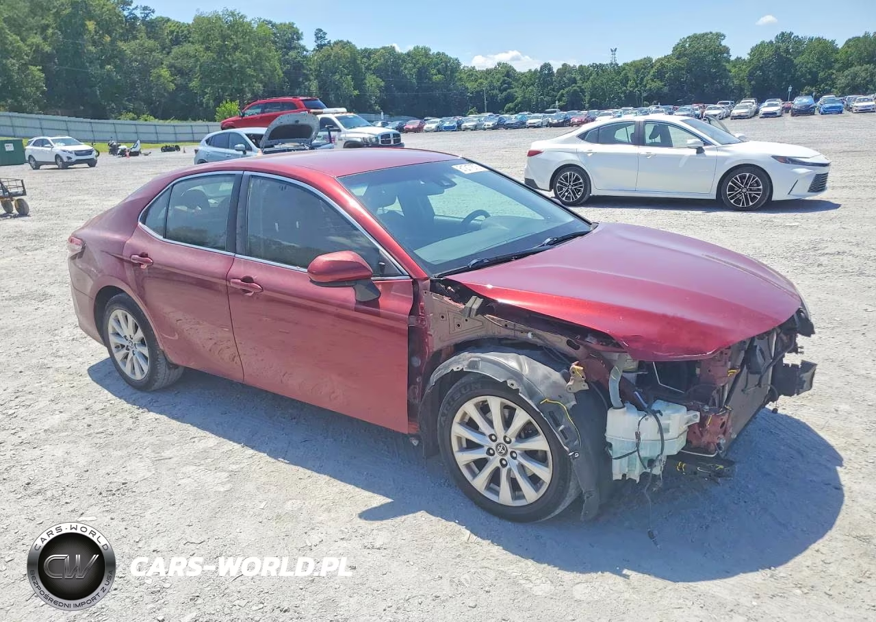 2018 Toyota Camry Le VIN:4T1B11HK8JU555446 - 4