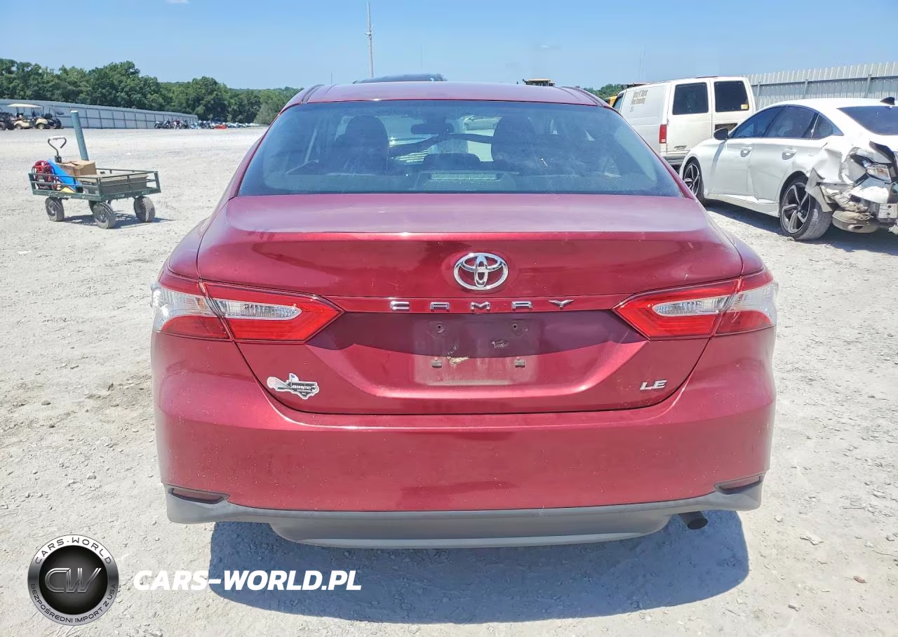 2018 Toyota Camry Le VIN:4T1B11HK8JU555446 - 6