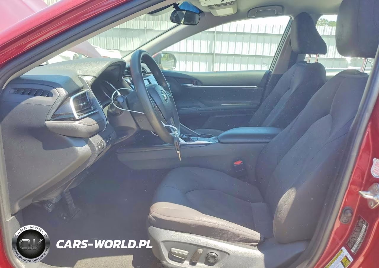 2018 Toyota Camry Le VIN:4T1B11HK8JU555446 - 7