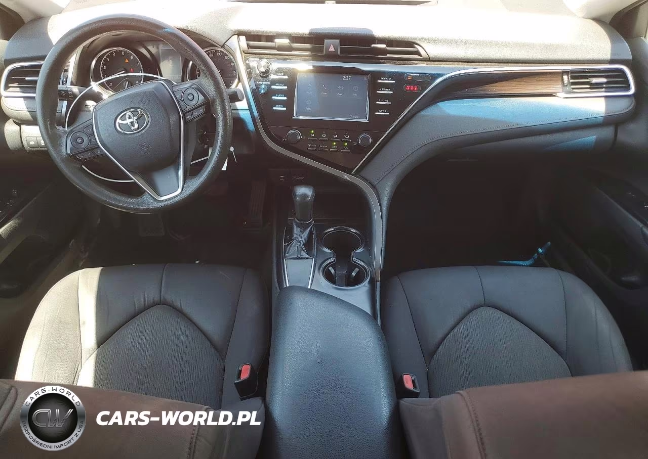 2018 Toyota Camry Le VIN:4T1B11HK8JU555446 - 8