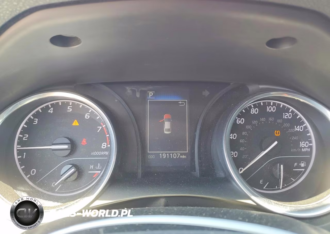 2018 Toyota Camry Le VIN:4T1B11HK8JU555446 - 9