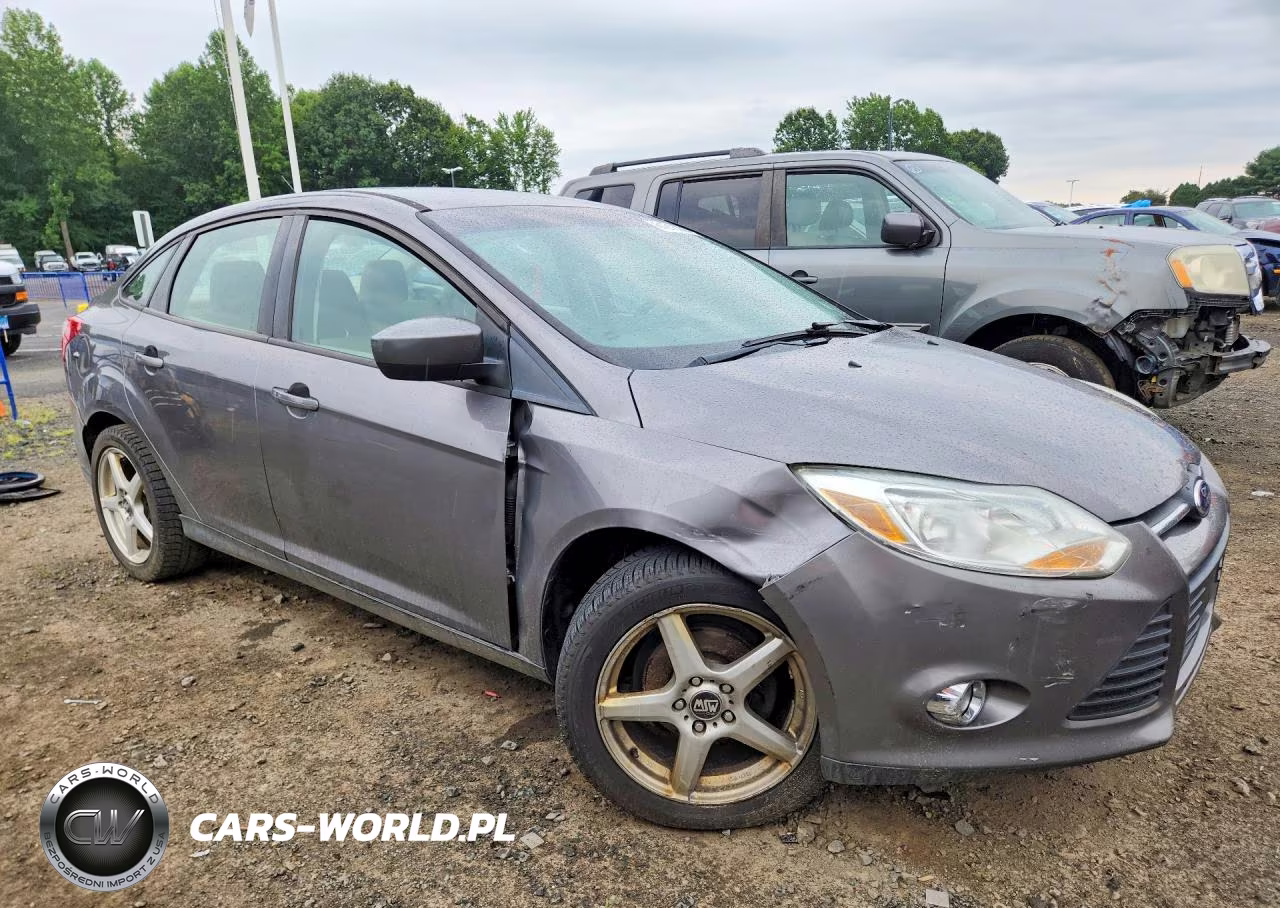 2012 Ford Focus Se VIN:1FAHP3F25CL193201 - 4