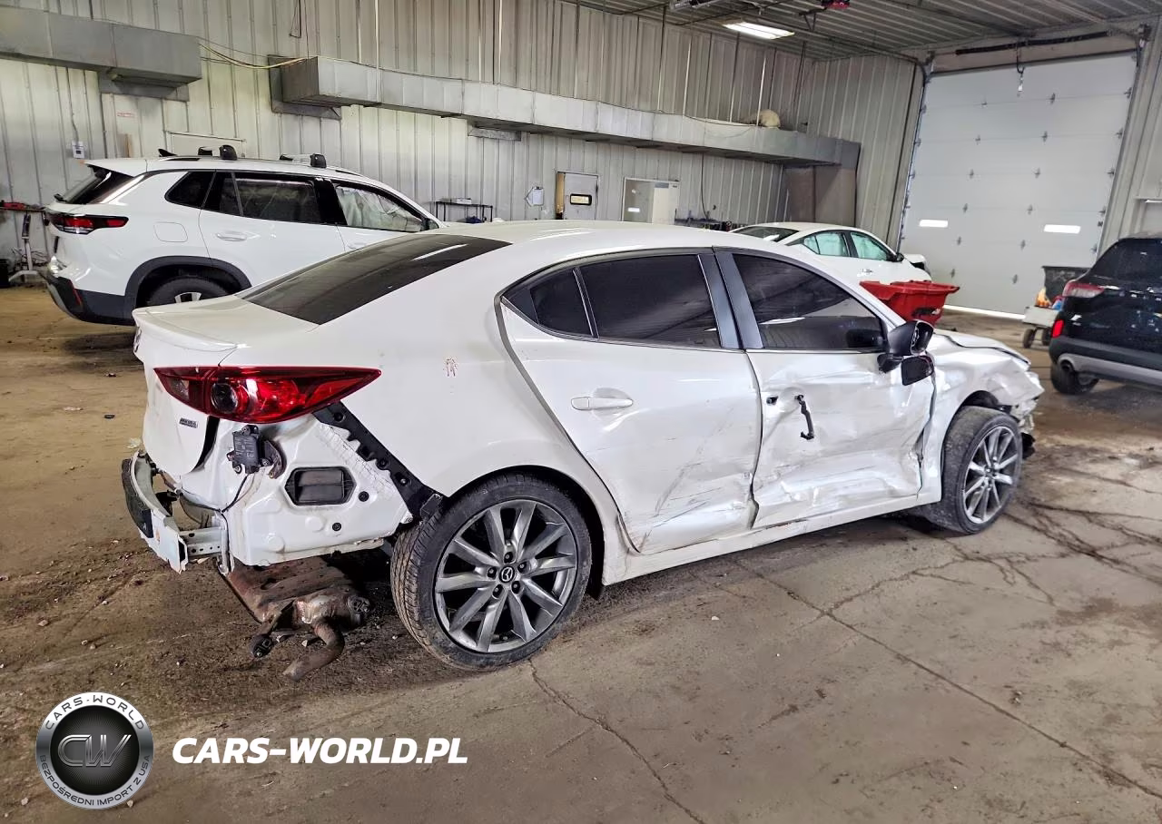 2018 Mazda 3 Touring VIN:3MZBN1V33JM233482 - 3