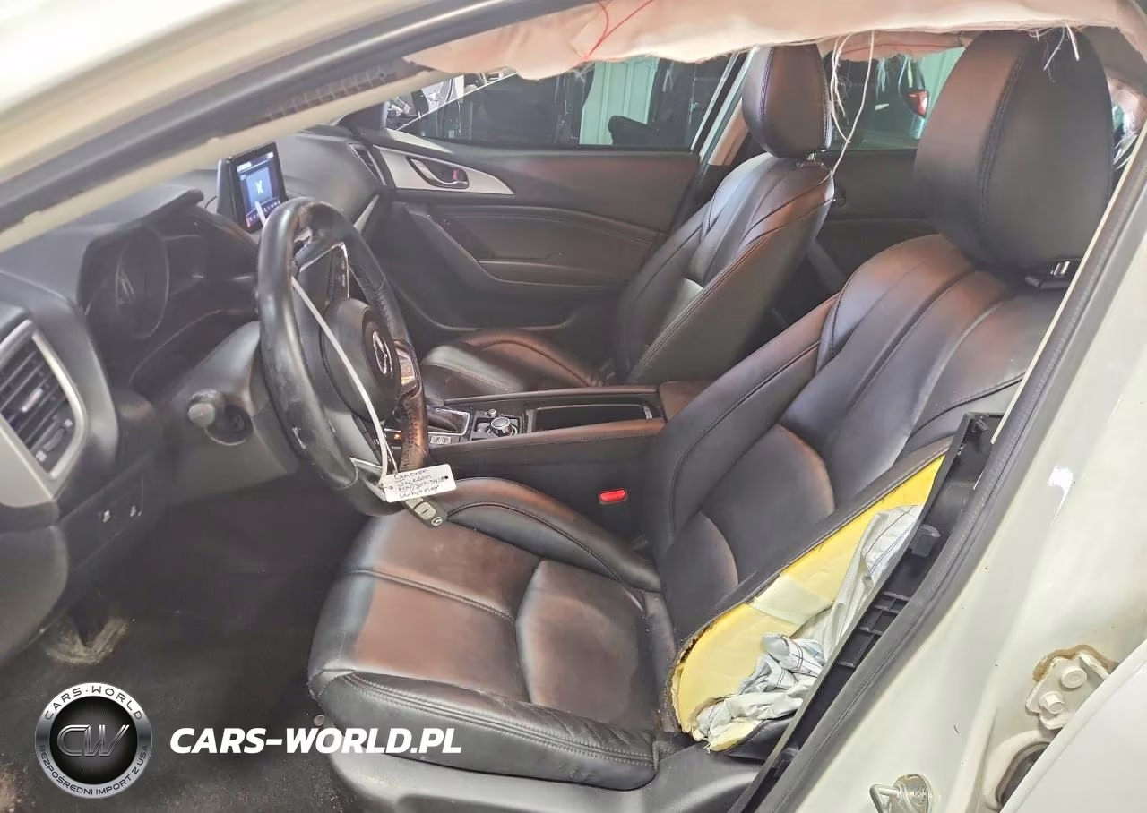 2018 Mazda 3 Touring VIN:3MZBN1V33JM233482 - 7