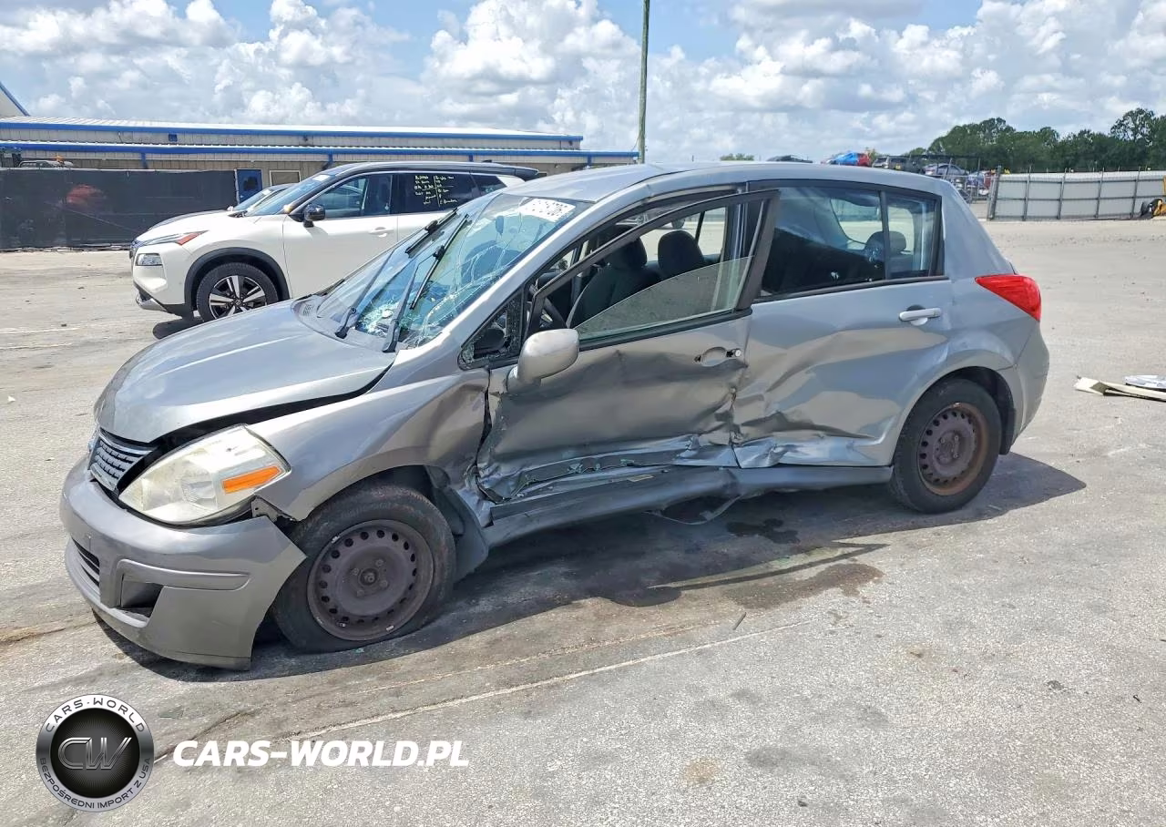 2010 Nissan Versa 1.8 S