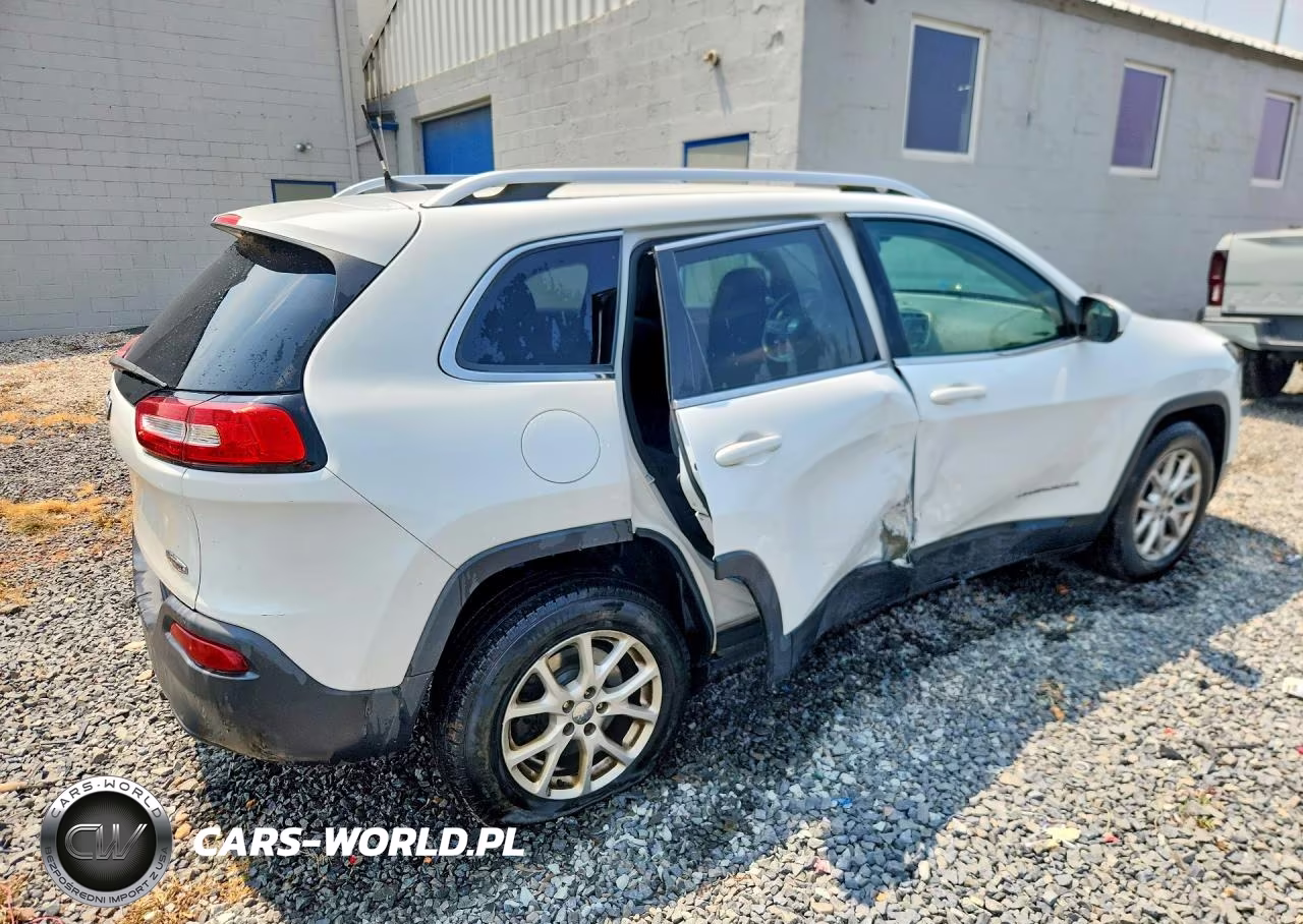 2016 Jeep Cherokee Latitude VIN:1C4PJMCB1GW227964 - 3