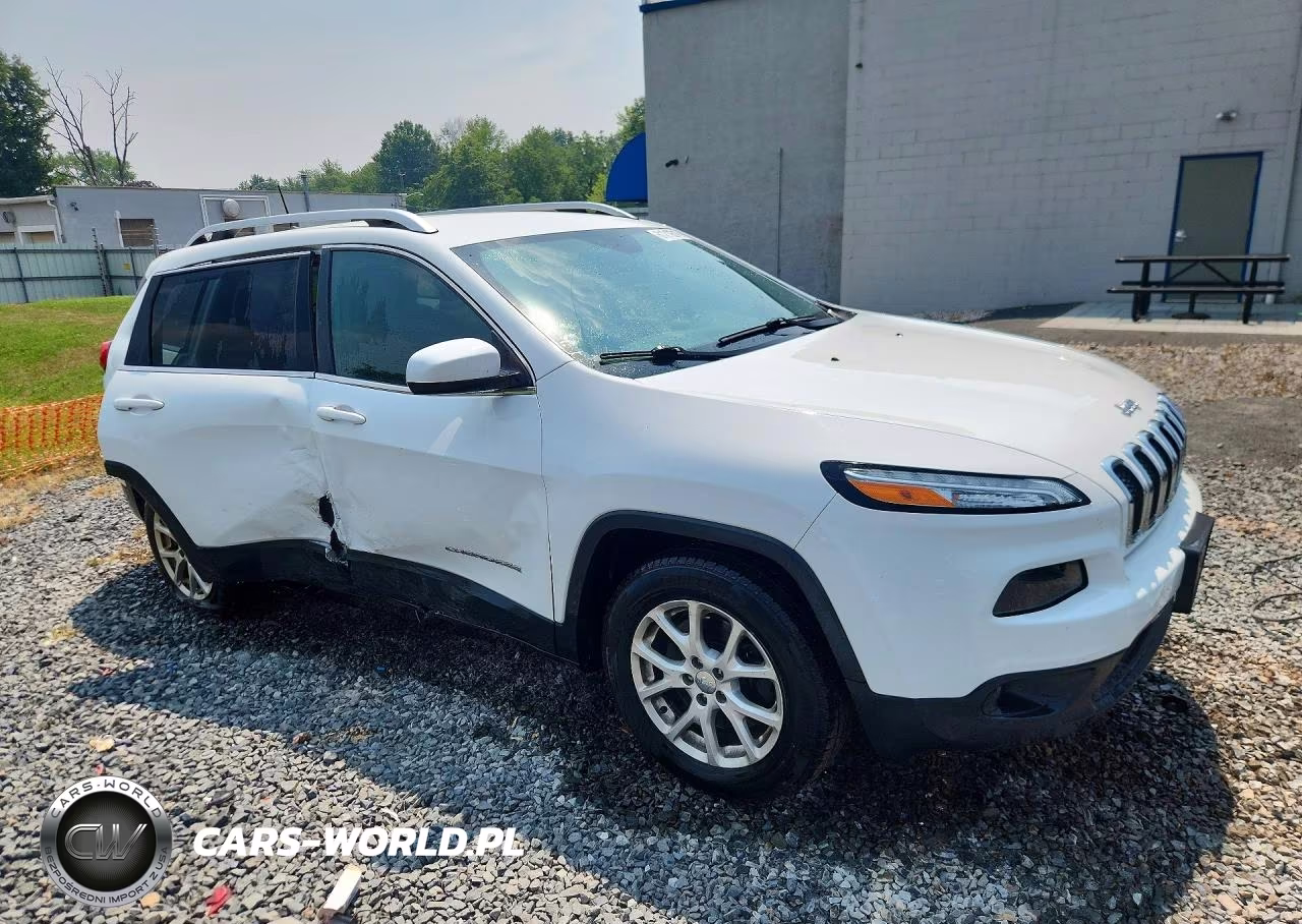 2016 Jeep Cherokee Latitude VIN:1C4PJMCB1GW227964 - 4