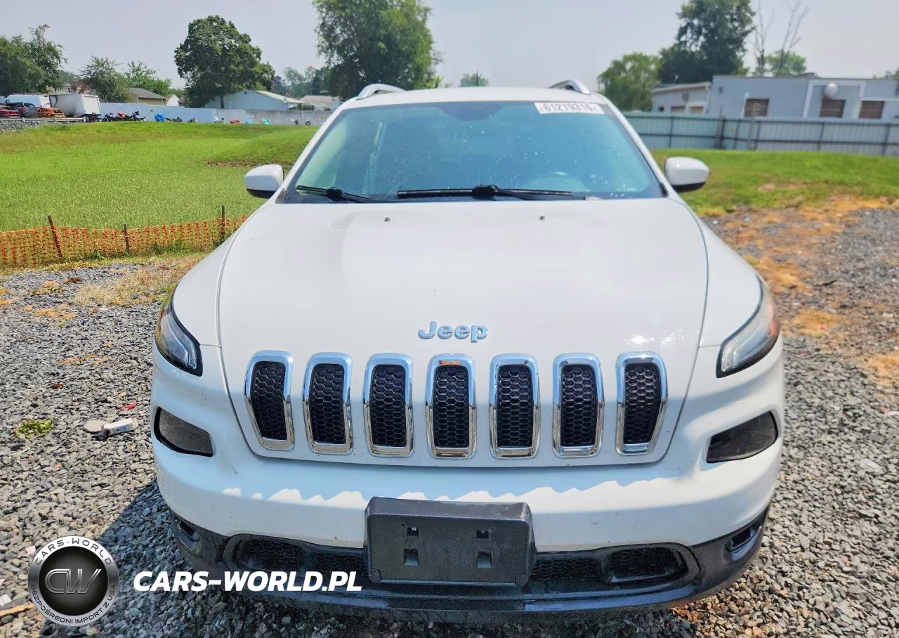 2016 Jeep Cherokee Latitude VIN:1C4PJMCB1GW227964 - 5