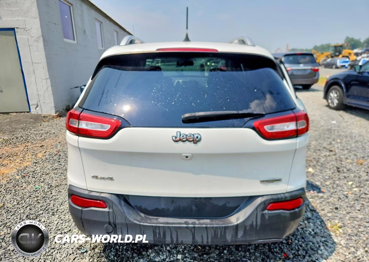 2016 Jeep Cherokee Latitude VIN:1C4PJMCB1GW227964 - 6