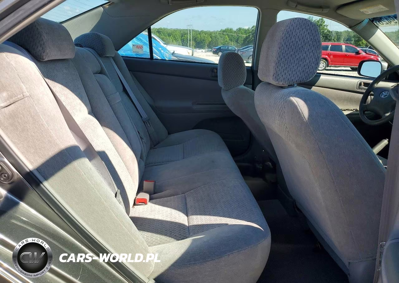 2002 Toyota Camry Le VIN:4T1BE32K82U581488 - 10