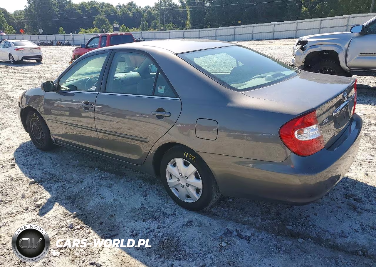 2002 Toyota Camry Le VIN:4T1BE32K82U581488 - 2