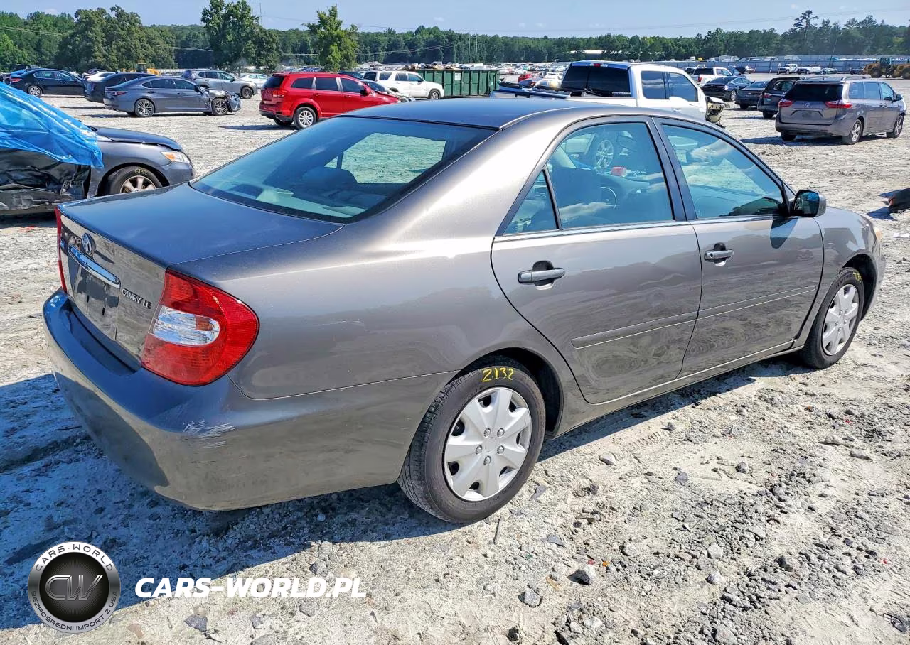 2002 Toyota Camry Le VIN:4T1BE32K82U581488 - 3