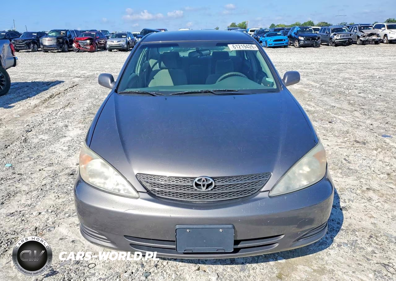 2002 Toyota Camry Le VIN:4T1BE32K82U581488 - 5