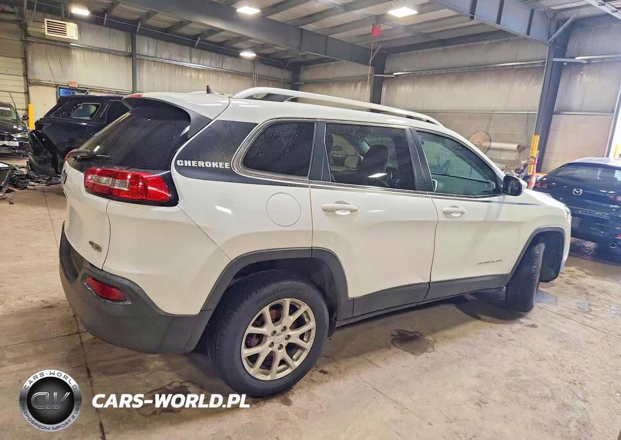 2016 Jeep Cherokee Latitude VIN:1C4PJLCB2GW355902 - 3