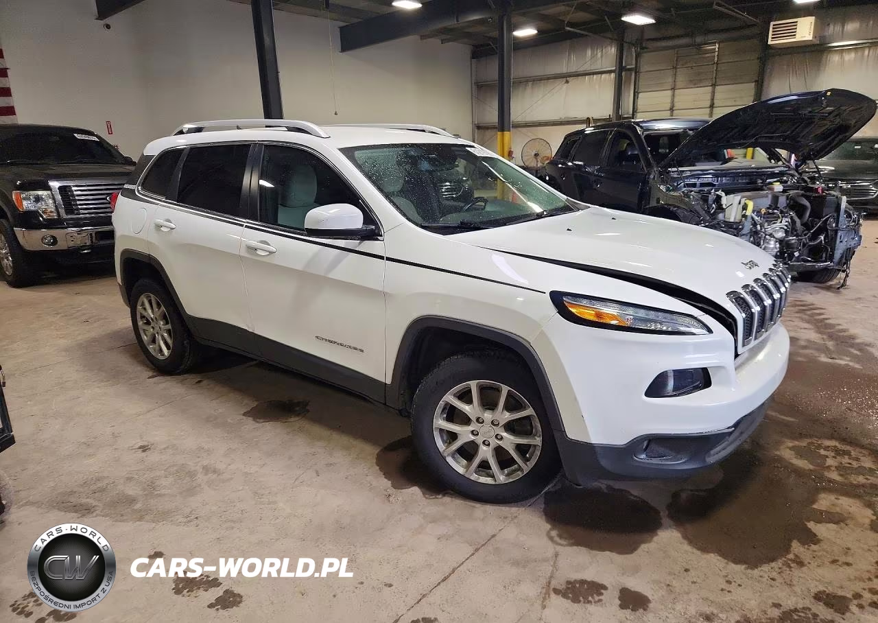 2016 Jeep Cherokee Latitude VIN:1C4PJLCB2GW355902 - 4