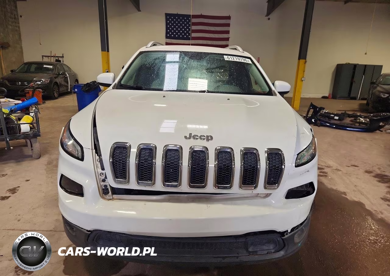 2016 Jeep Cherokee Latitude VIN:1C4PJLCB2GW355902 - 5