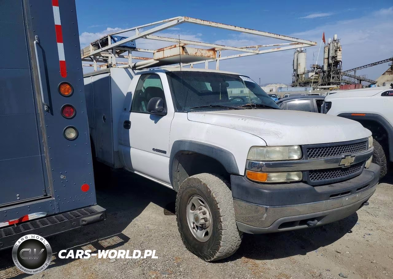 2001 Chevrolet Silverado C2500 Heavy Duty VIN:1GBHC24U61E318944 - 4