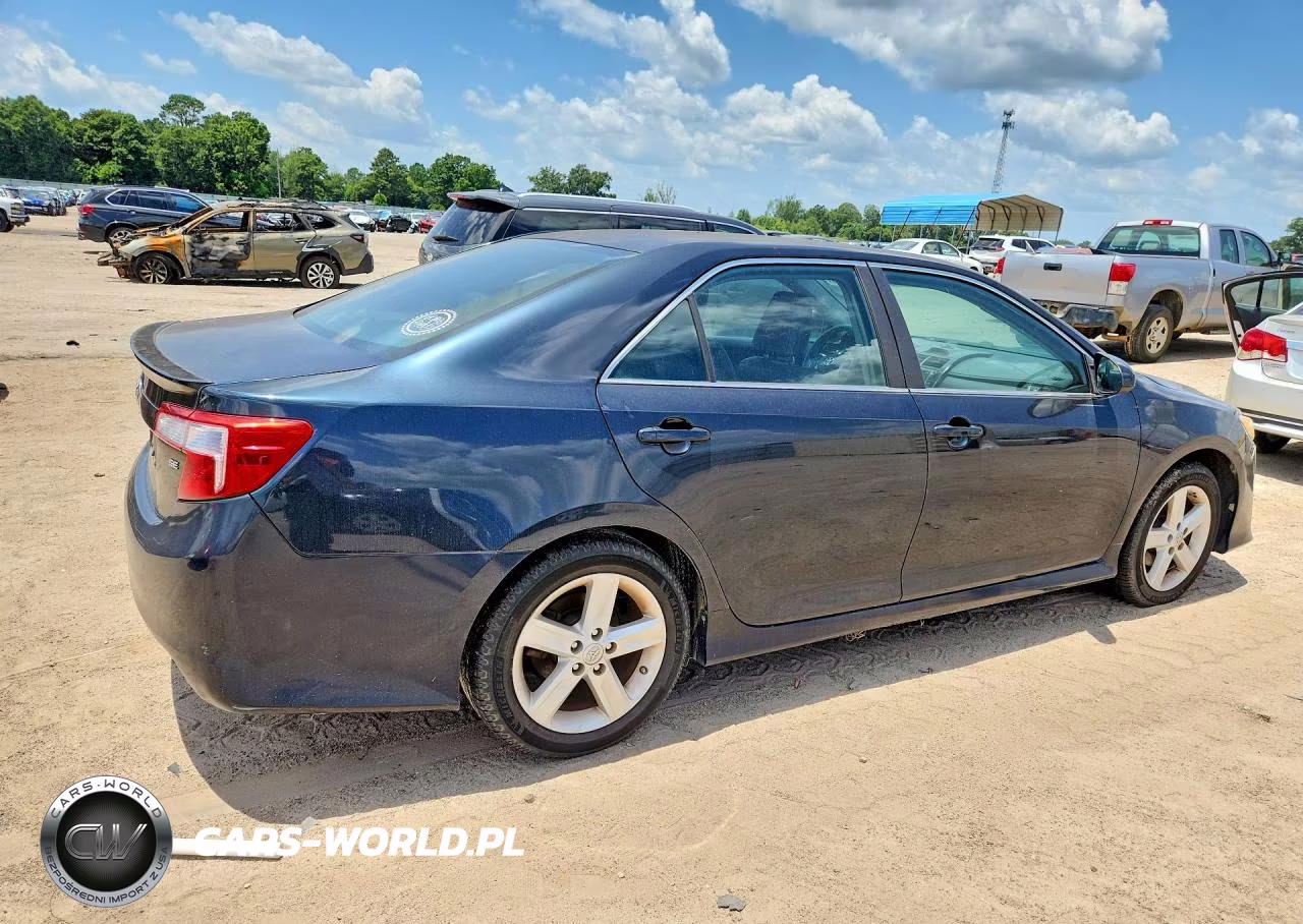 2014 Toyota Camry Se VIN:4T1BF1FK8EU449279 - 3