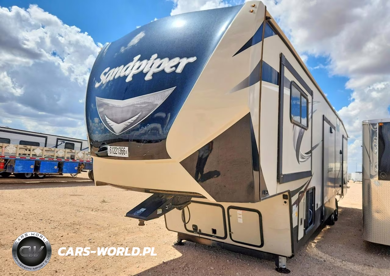 2018 Forest River Sandpiper Camper VIN:4X4FSAP29JJ036616 - 3