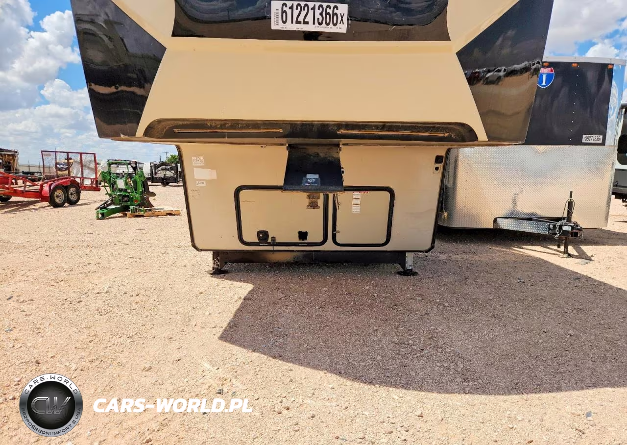 2018 Forest River Sandpiper Camper VIN:4X4FSAP29JJ036616 - 8