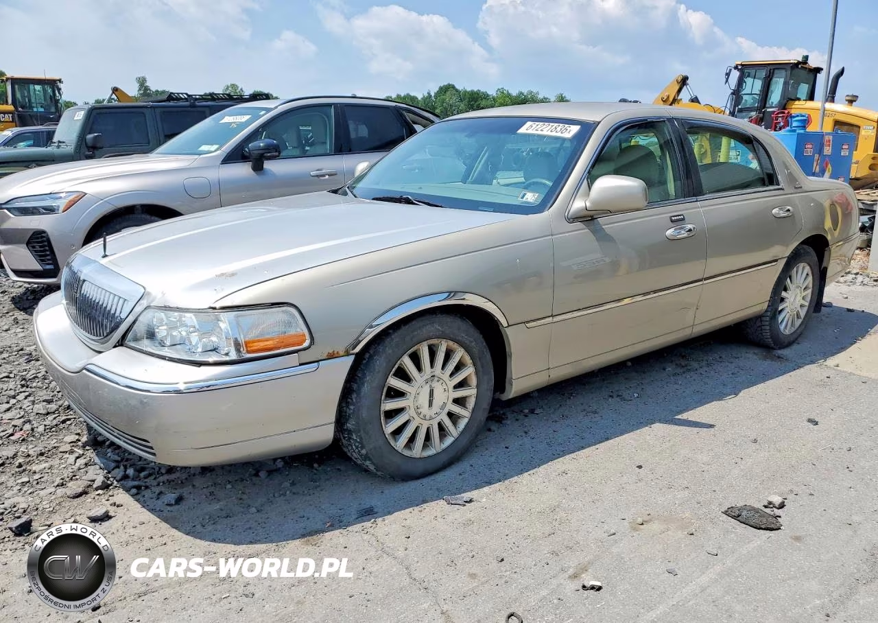 2004 Lincoln Town Car Executive – zdjęcie 1 z 12
