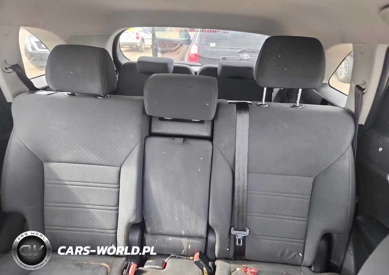 2019 Kia Sorento L VIN:5XYPG4A34KG509709 - 10