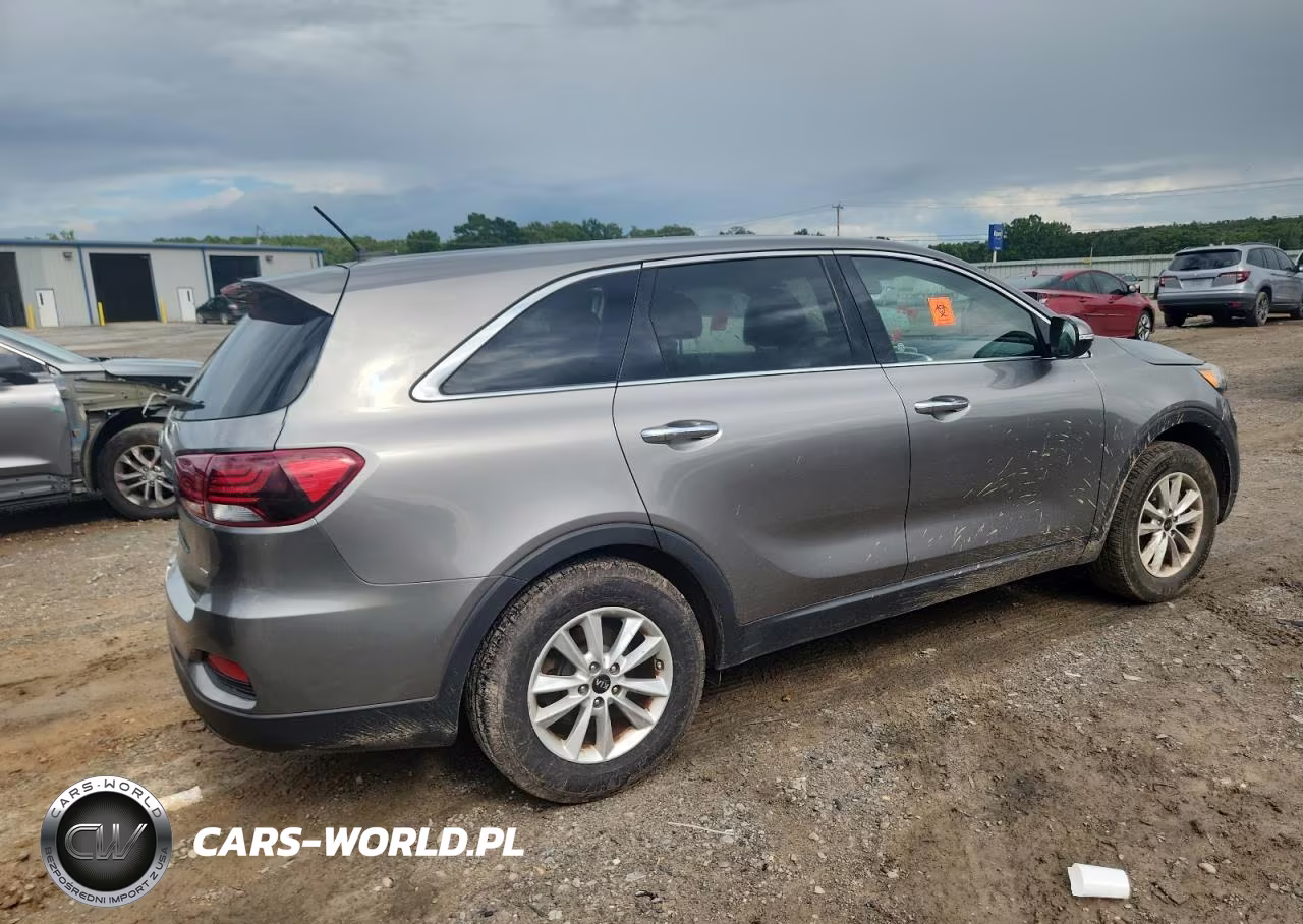2019 Kia Sorento L VIN:5XYPG4A34KG509709 - 3