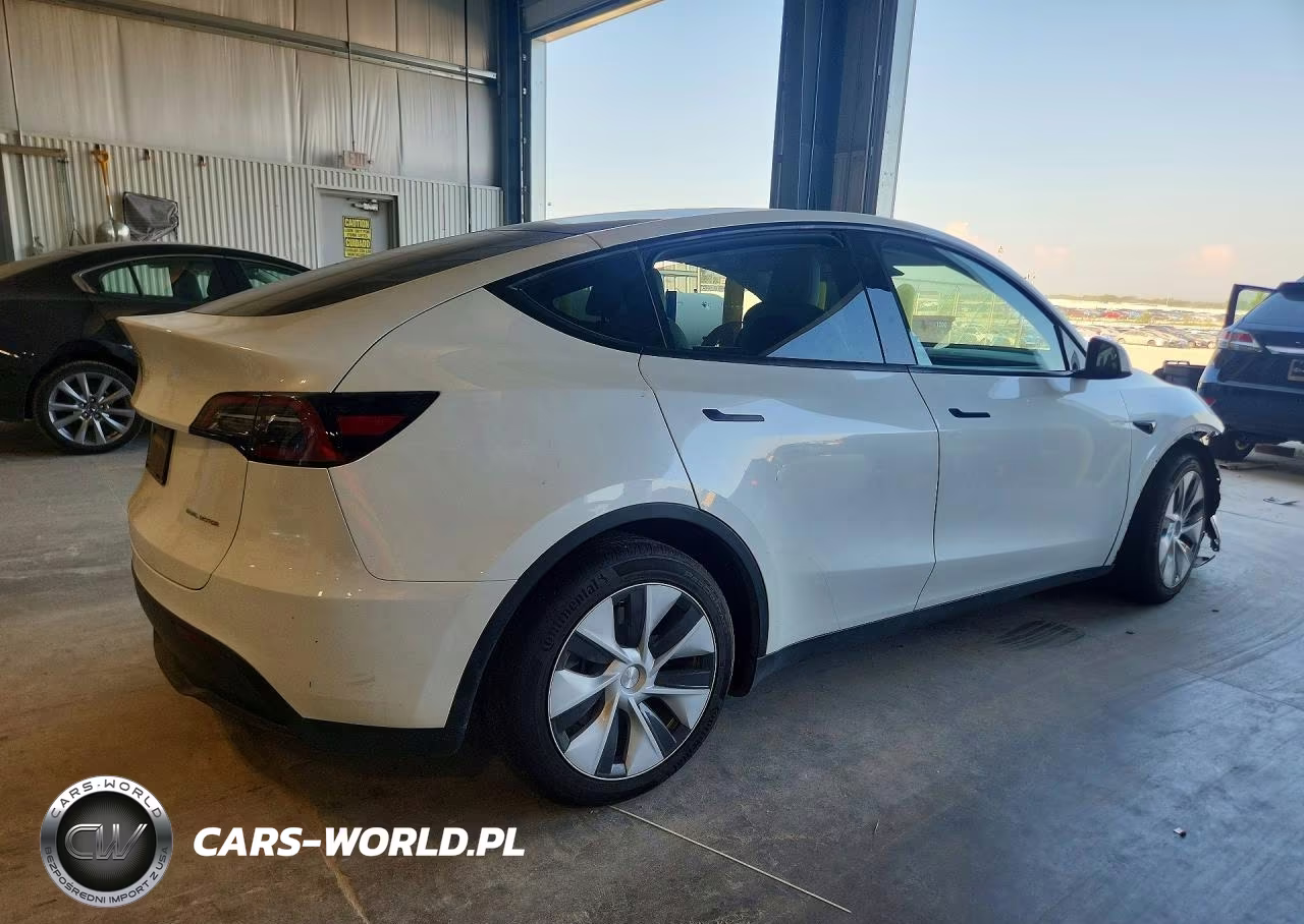 2023 Tesla Model Y VIN:7SAYGAEE1PF759294 - 3