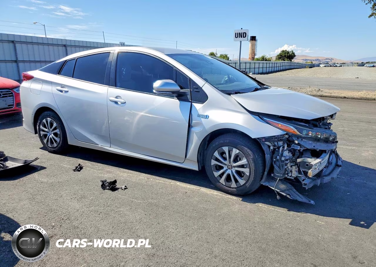 2021 Toyota Prius Prime Limited VIN:JTDKAMFP3M3172089 - 4