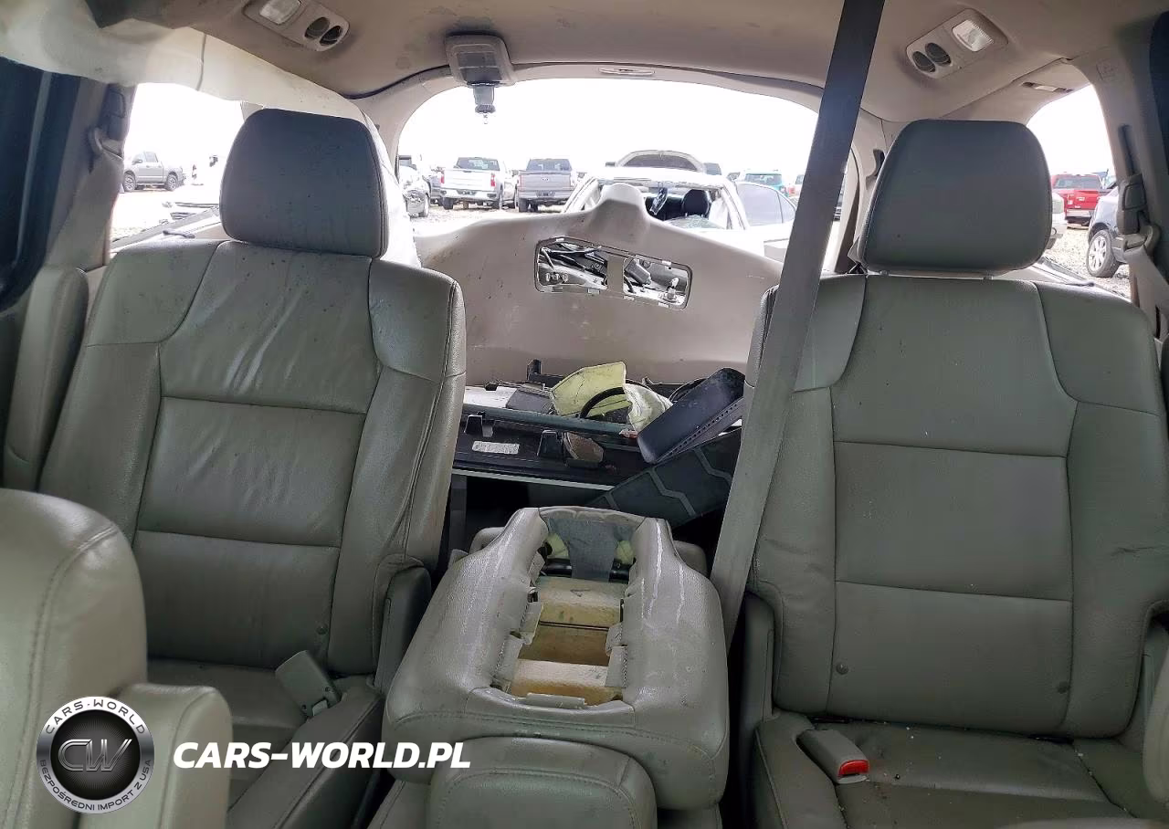2014 Honda Odyssey Touring VIN:5FNRL5H93EB045179 - 10