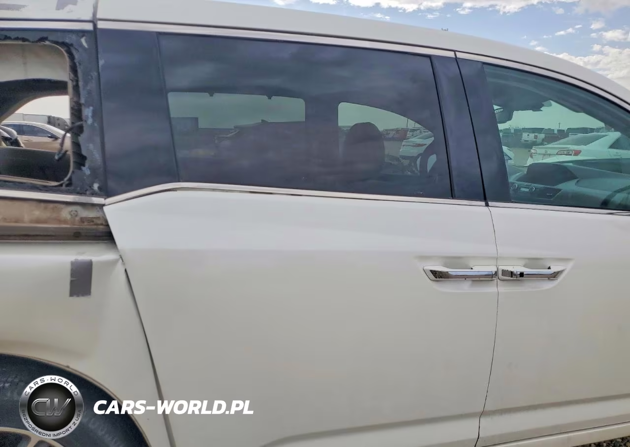 2014 Honda Odyssey Touring VIN:5FNRL5H93EB045179 - 11