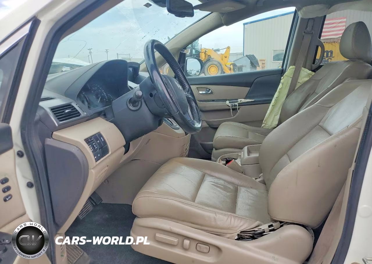 2014 Honda Odyssey Touring VIN:5FNRL5H93EB045179 - 7