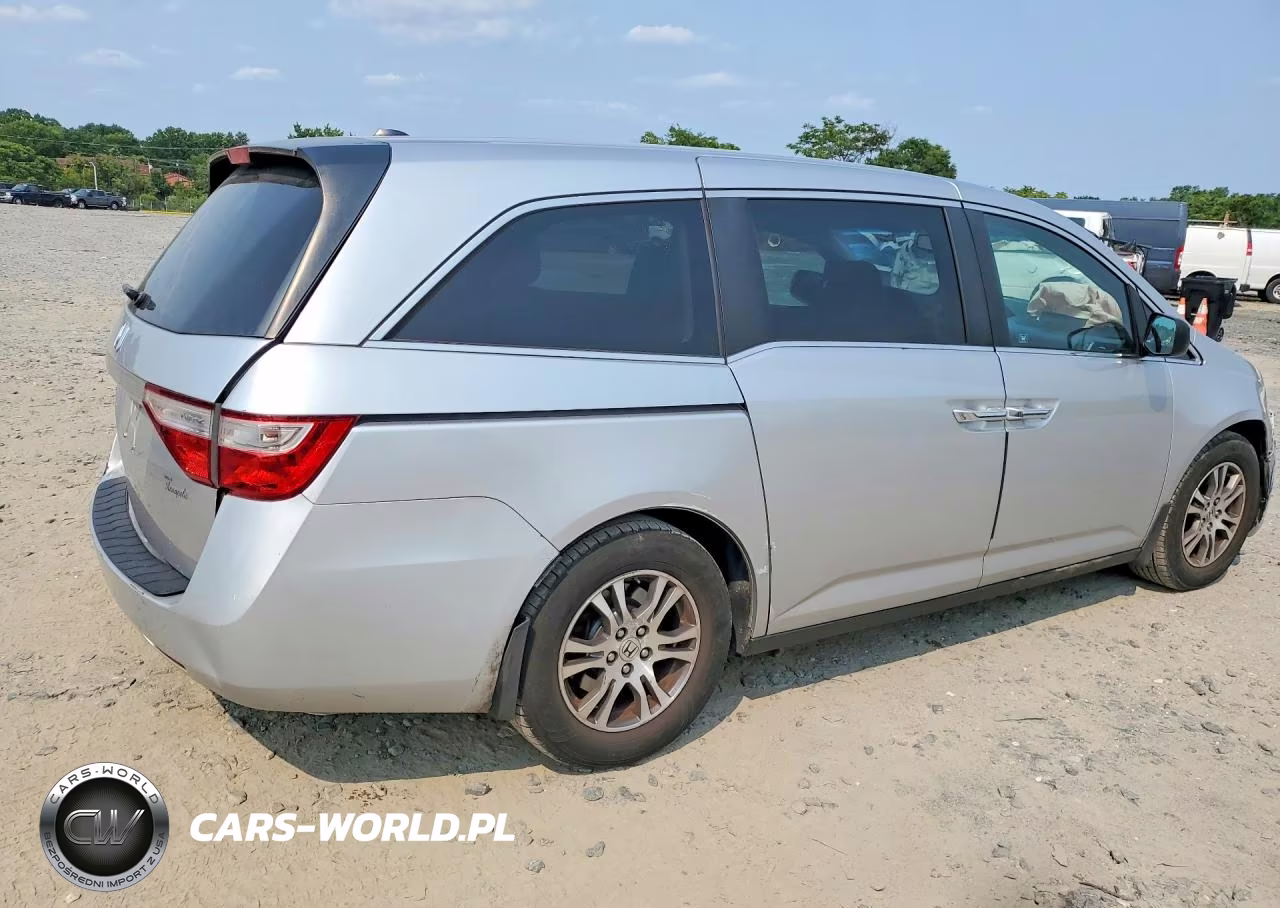 2011 Honda Odyssey Exl VIN:5FNRL5H66BB096130 - 3