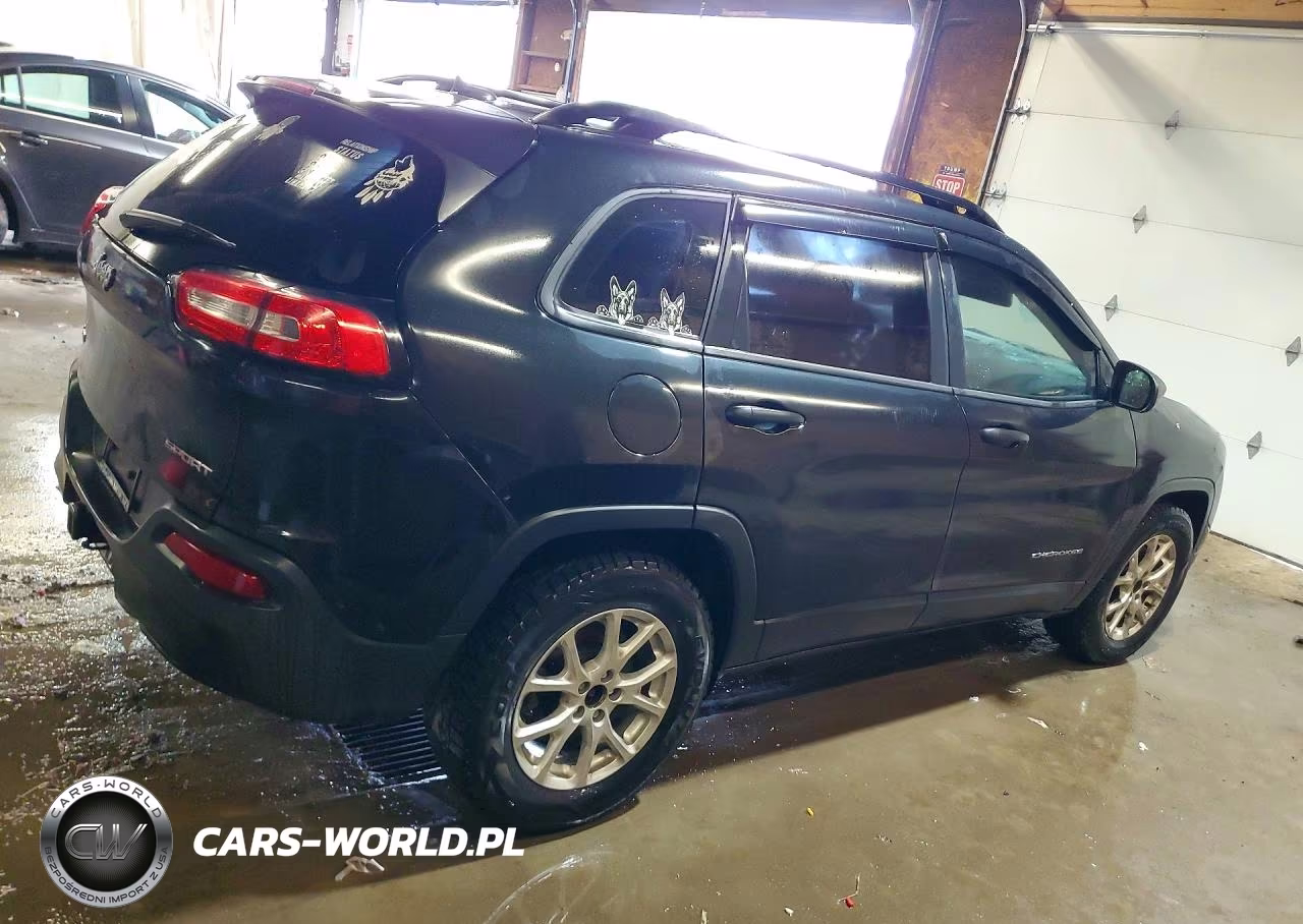 2015 Jeep Cherokee Sport VIN:1C4PJMAB2FW777031 - 3
