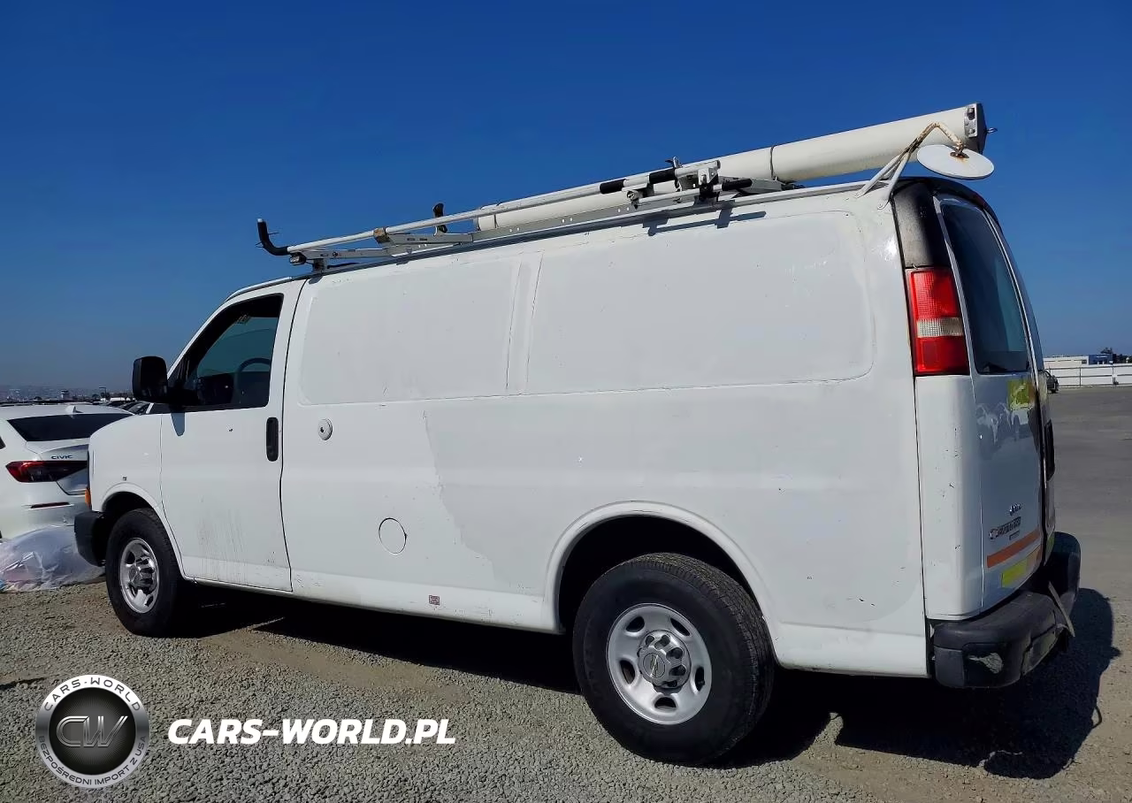 2012 Chevrolet Express G2500 VIN:1GCWGFCB2C1116997 - 3