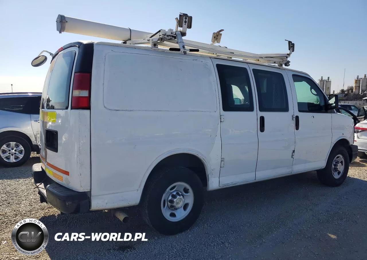 2012 Chevrolet Express G2500 VIN:1GCWGFCB2C1116997 - 4