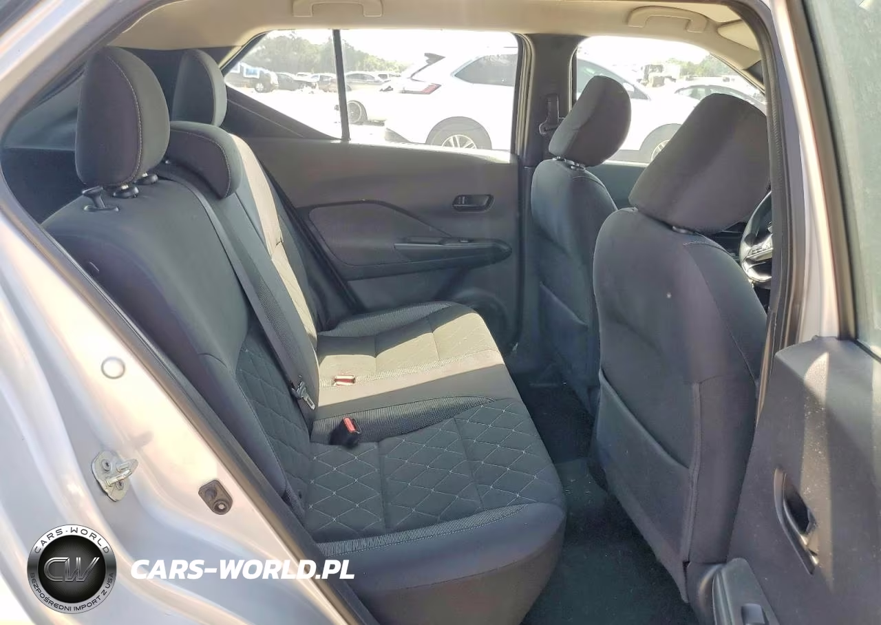 2019 Nissan Kicks S VIN:3N1CP5CU1KL493149 - 11