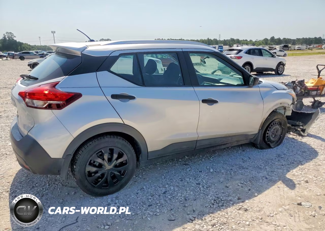 2019 Nissan Kicks S VIN:3N1CP5CU1KL493149 - 3