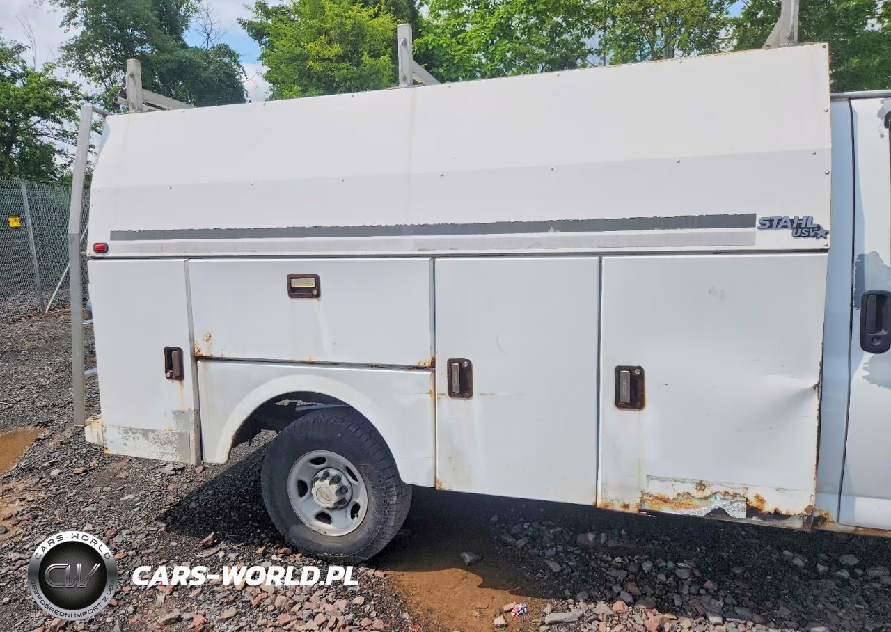 2005 Chevrolet Express G3500 VIN:1GBHG31UX51110965 - 11