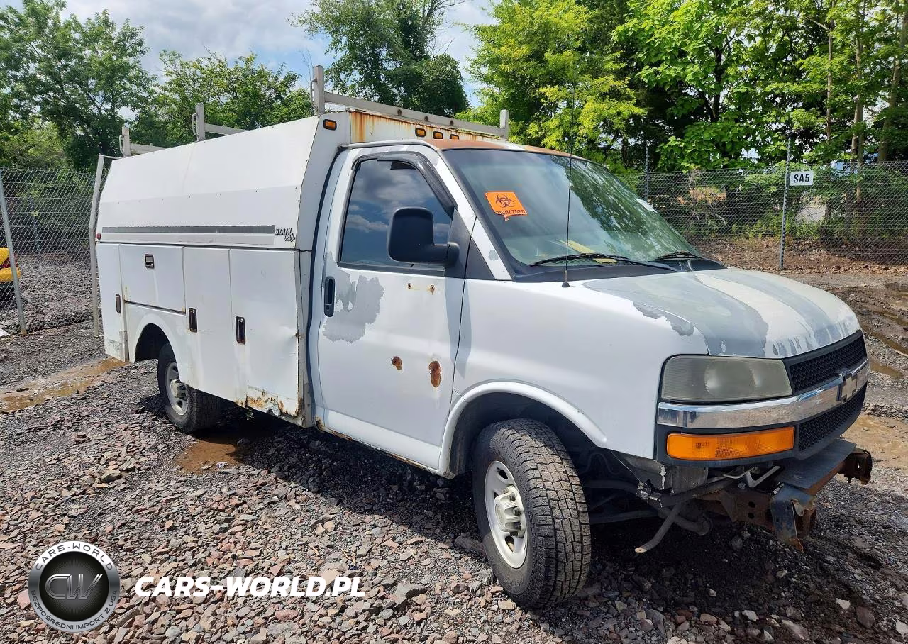 2005 Chevrolet Express G3500 VIN:1GBHG31UX51110965 - 4