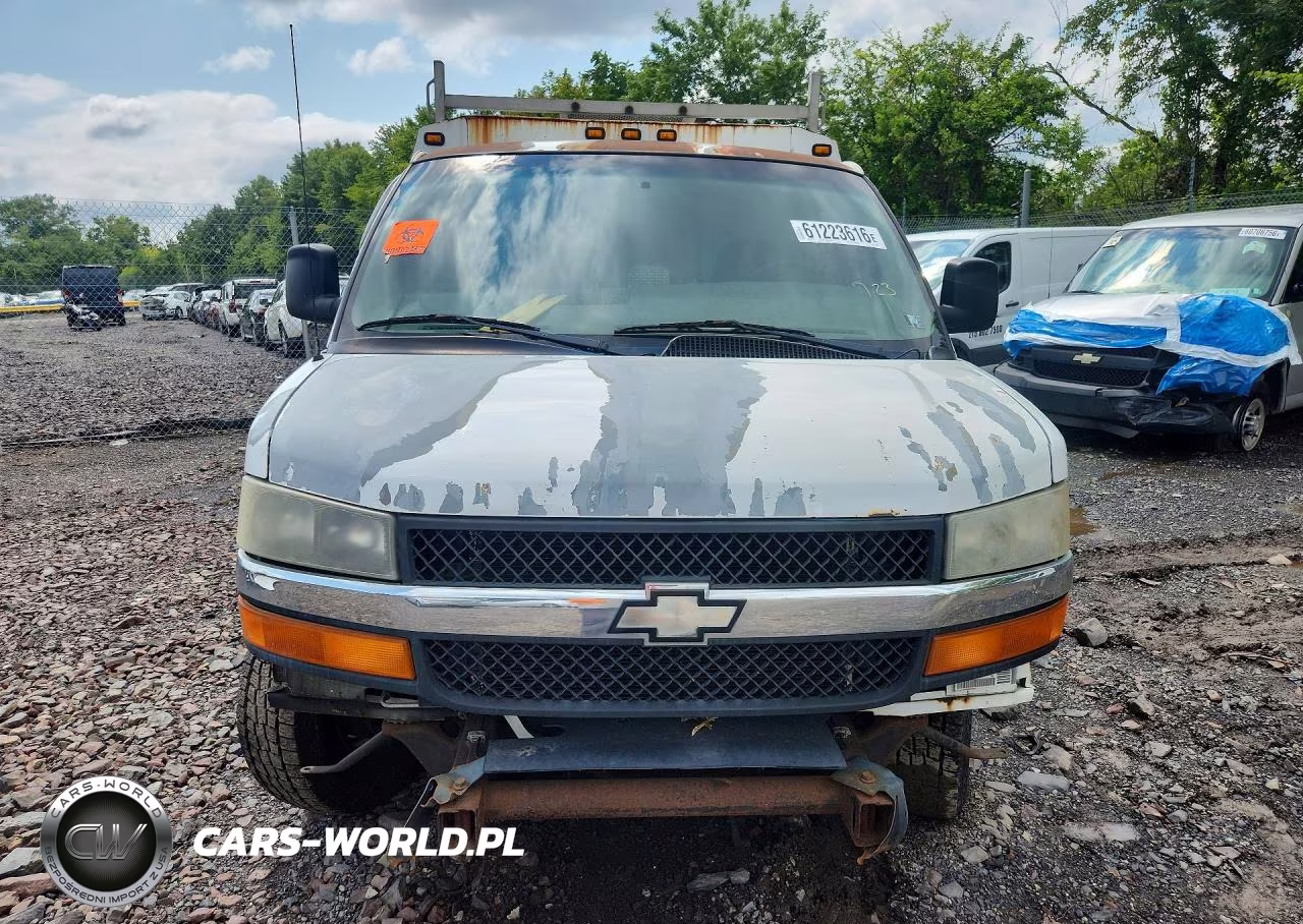 2005 Chevrolet Express G3500 VIN:1GBHG31UX51110965 - 5