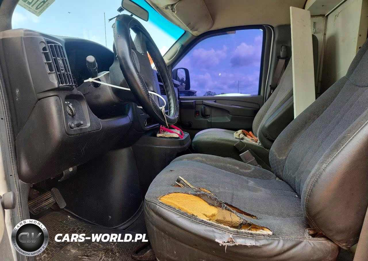 2005 Chevrolet Express G3500 VIN:1GBHG31UX51110965 - 7