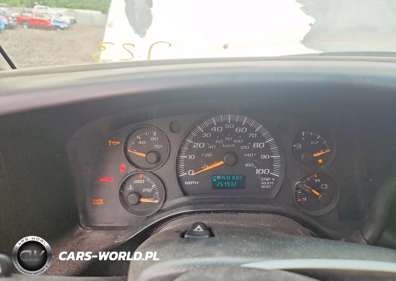 2005 Chevrolet Express G3500 VIN:1GBHG31UX51110965 - 9