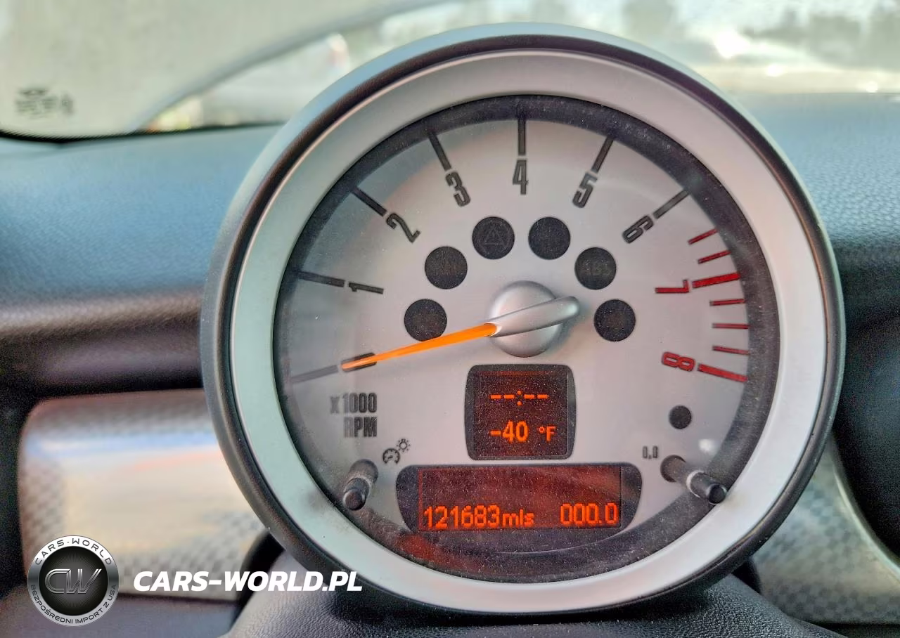 2008 Mini Cooper S VIN:WMWMF73518TT87004 - 9