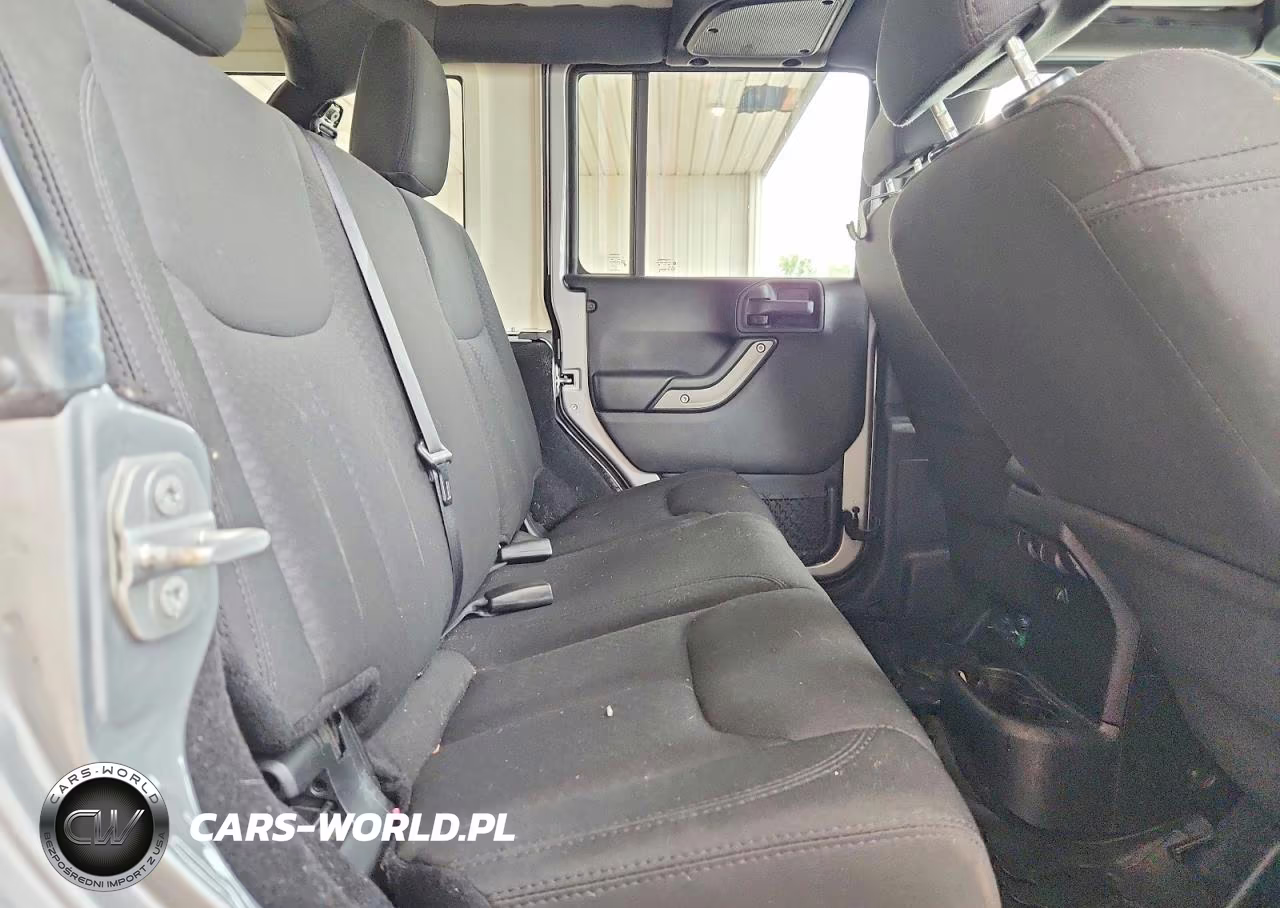 2015 Jeep Wrangler Unlimited Sport VIN:1C4BJWDG0FL544411 - 10