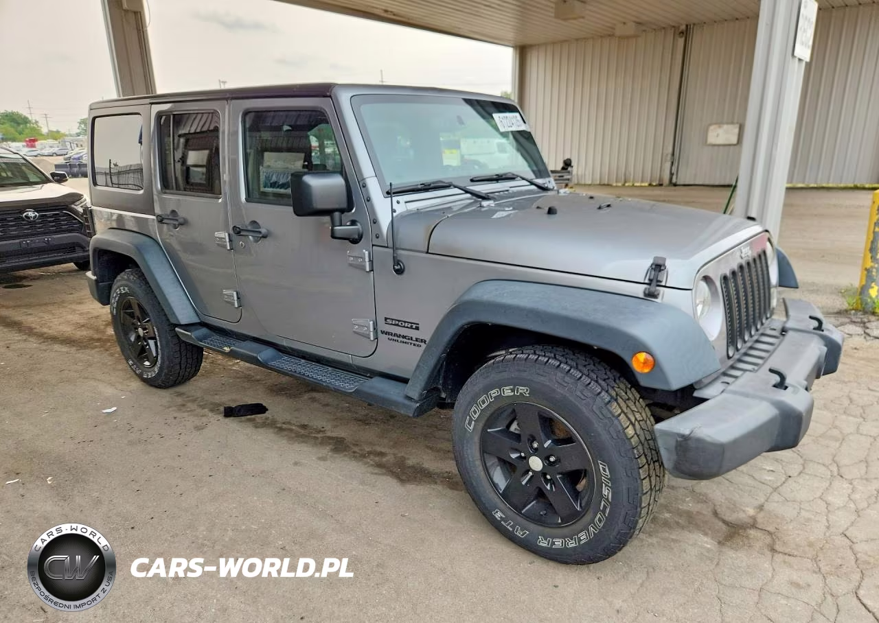 2015 Jeep Wrangler Unlimited Sport VIN:1C4BJWDG0FL544411 - 4